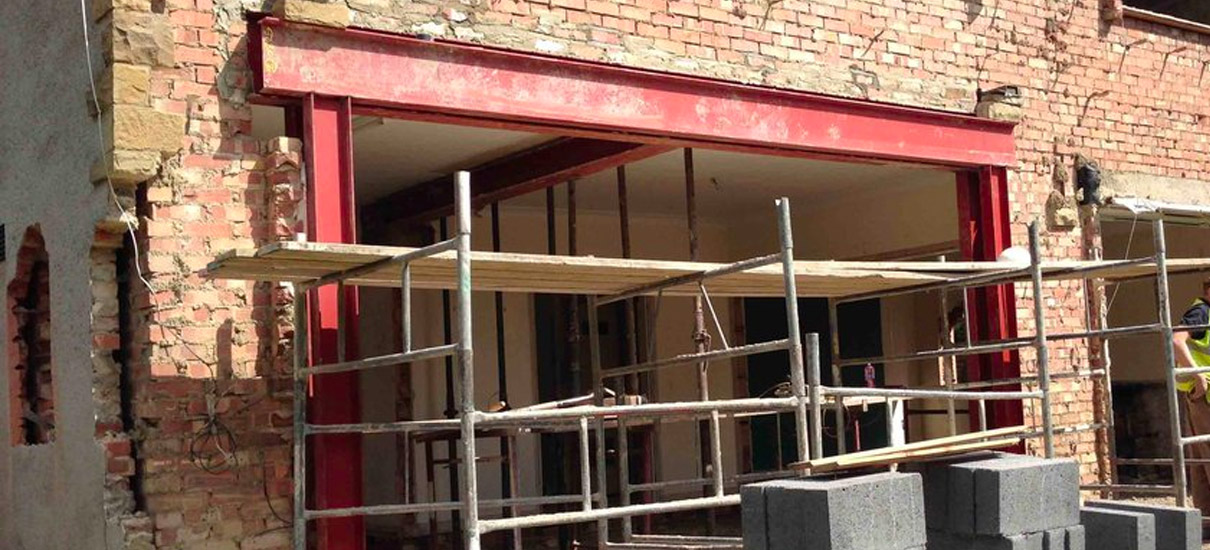 Clanmor tiling decorating carpentry roofing Hornchurch Romford